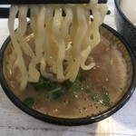 中華そば 四つ葉 - 特製つけそば  大盛
      
      麺リフト