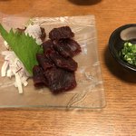 鈴川屋 - クジラの刺身①