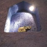 ダバ インディア - カウンター席の前の青い壁は猛暑でも涼しげ～♪