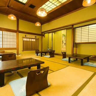 中広間
                                          最大16名様までご利用が可能です。