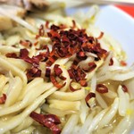 ラーメン二郎 - 粗挽き唐辛子投下～♪