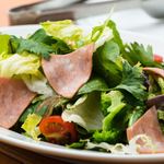 Green salad with Prosciutto and avocado