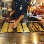 築地銀だこ ハイボール酒場 - タコ焼き場