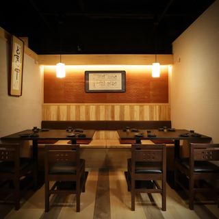 【ご会食・接待】ゆったりと落ち着いた大人向けの店内