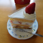 イタガキ デザート キッチン - 苺のショートケーキ