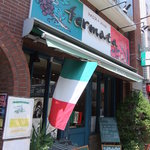 Fermata - イタリア国旗が目印