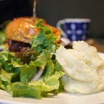 サラダとマッシュポテト