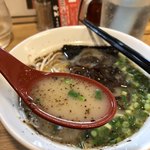 熊本ラーメン 黒亭 - ちびっこもやしラーメン650円…スープ