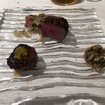 ウシマル - ハンバーグ、牛肉ロースト