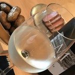 和人 - 合鴨ロース煮と茹で落花生とボーンミッシェル