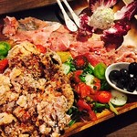 超ロングウインナー入り肉盛りプレート