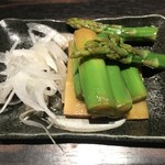 Tsudanumakko Izakaya Toritonkun - 燻製漬けアスパラ