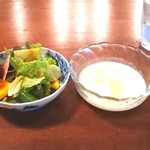 ブリコラージュ ブレッド アンド カンパニー ダイニング・カフェ - この日のサラダには、ゴーヤも入っていましたよ♪　夏の味覚楽しめました。(^ー^)