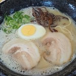 久留米ラーメン丸八 - ラーメン630円