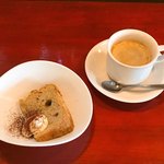 チベッタ - ミニデザート（別料金）
      本日はシフォンケーキでした