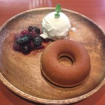 AYERS ROCK CAFE & Daddy Donut - 