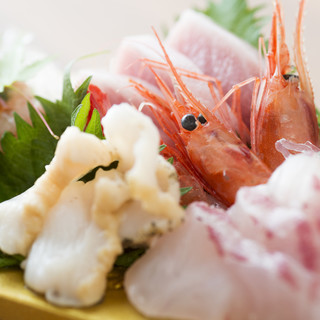 Seafood shipped directly from Sado. A reliable connoisseur of fresh fish