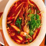 我自由家タイランド - クイッティアオトムヤム  ¥900-   ライス、マンゴーアイス、ドリンク付