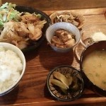 つばめ家 - 日替わり定食の鶏の照り焼き700円