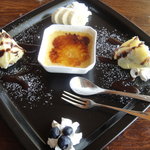 風のアトリエ - バナナのクレープとシナモン風味のクレームブリュレ