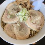 自家製太麺 渡辺 - らー麺大680えん 煮豚220えん