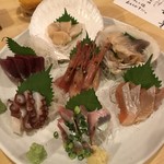 開陽亭 - 刺し盛り。手前のは、ニシン。若干小骨はあるものの、鮮度よくなければ今時期、食べれません。