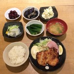 Marunomi - ランチは惣菜食べ放題