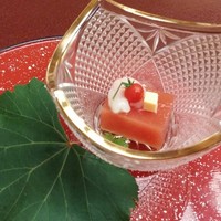 人形町今半 本店 - 前菜のトマトのジュレ、口の中をさっぱりさせてくれます。