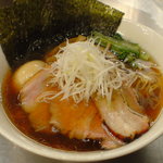 鶏と魚介の豊潤特製醤油ラーメン