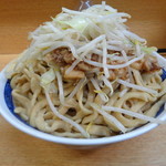 ラーメン二郎 - この瞬間負けを感じたら食えない！