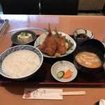 海鮮句菜 三楽 - H30.8　真鯵フライ定食