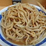 ラーメン二郎 - 出来る限りスープと合わせる