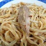 ラーメン二郎 - 豚-その二