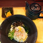 創作お茶漬け専門店 だよね。 - (゜∀。)？ ｱﾚﾚﾚ "鬼おろし"と "とろろ"は？