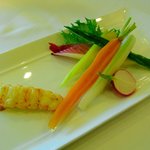 ラ・ロシェル - 季節の美味なる野菜をバーニャカウダのスタイルで