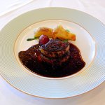 ラ・ロシェル 渋谷 - 仔牛フィレ肉のグリエとフォアグラのソテー　ロッシーニ風