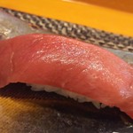 玄海鮨 - マグロ  写真より、色が鮮やかでした