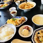 天山閣 - テーブルの上を撮ってみた…