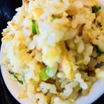 天山閣 - なぜかブレている炒飯