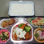 福山まるたま - まるたま弁当 税込410円　海老＆チキンカツのタルタルソースかけと鰺の南蛮漬け(2018.08.24)