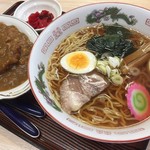 山福食堂 - ラーメン（醤油）600円とミニカツカレー550円