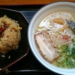 麺屋 無双 - 牛骨ラーメン ￥650 ＋半チャーハンセット ￥230