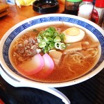 くつろぎ亭ひこべえ  - 鳥がつついた牛骨ラーメン