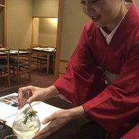 大志満 横浜店 - 博多美人が一杯目は注いで下さる