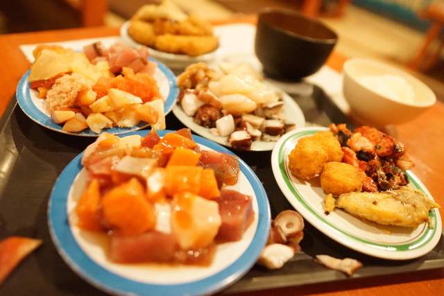 海鮮問屋 ヤマイチ 根室食堂 札幌ｊｒ店 ネムロショクドウ さっぽろ 札幌市営 魚介料理 海鮮料理 食べログ