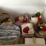 シャンドワゾー - ６個のケーキ