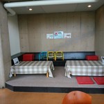 越麺屋 - お子様用小上がりスペース