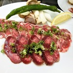 Yakiniku lunch with green onion Salted beef tongue bottom and Yakiniku (Grilled meat) tip (limited quantity)