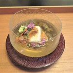 日本料理 きた川 - 先付　自家製胡麻豆腐　根室産雲丹　ジュンサイ