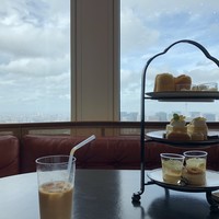 ザ タヴァン グリル＆ラウンジ - 